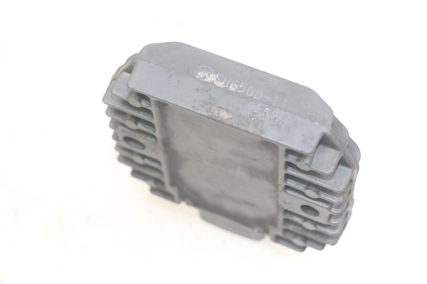 photo de REGULATEUR CHARGE YAMAHA XMAX X-MAX 125 (2006 - 2009) - Zoom état d’usage