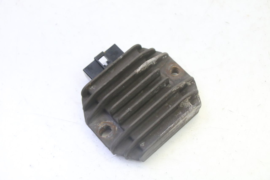 photo de REGULATEUR CHARGE YAMAHA X-MAX XMAX 125 (2010 - 2014)