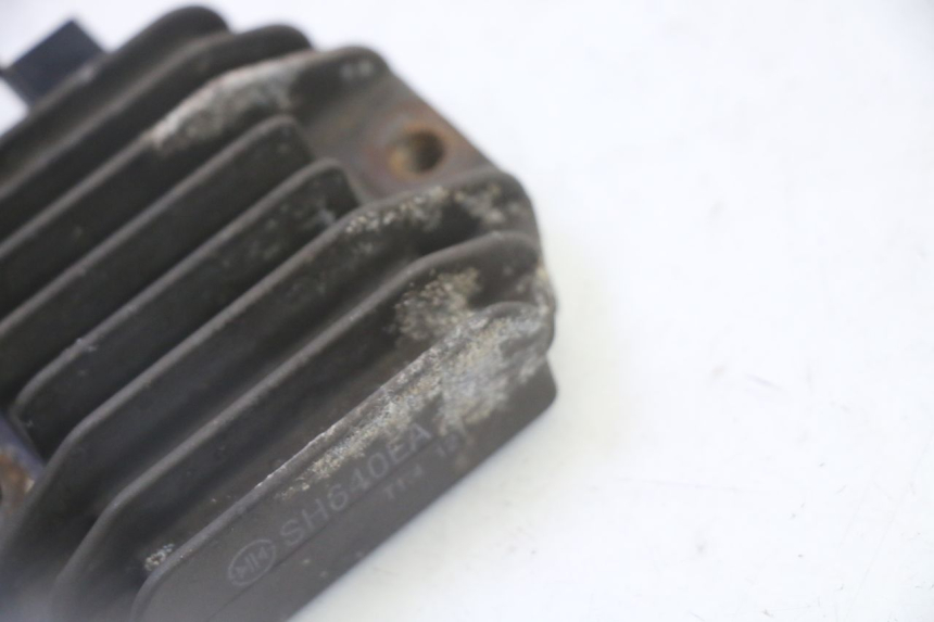 photo de REGULATEUR CHARGE YAMAHA X-MAX XMAX 125 (2010 - 2014)