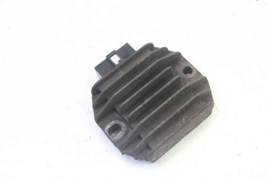 photo de REGULATEUR CHARGE YAMAHA X-MAX XMAX 125 (2010 - 2014)