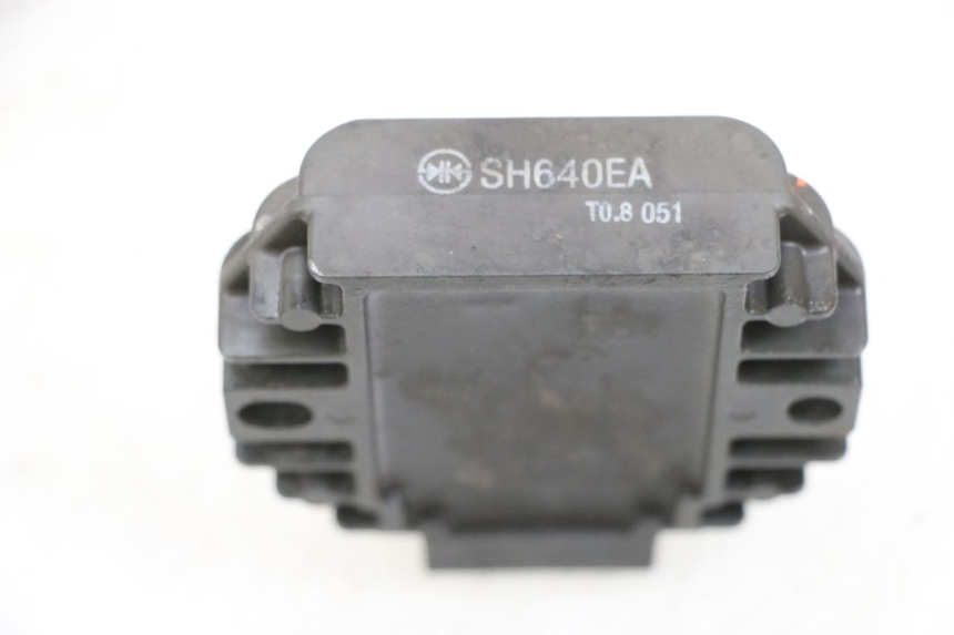 photo de REGULATEUR CHARGE YAMAHA X-MAX XMAX 125 (2010 - 2014)