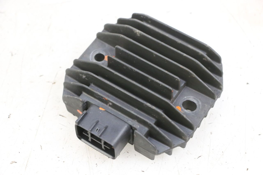 photo de REGULATEUR CHARGE YAMAHA XMAX X-MAX 125 (2006 - 2009) - Vue principale