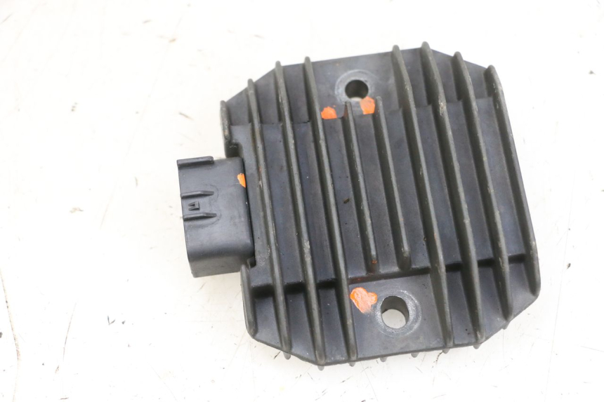 photo de REGULATEUR CHARGE YAMAHA XMAX X-MAX 125 (2006 - 2009) - Détail de la pièce