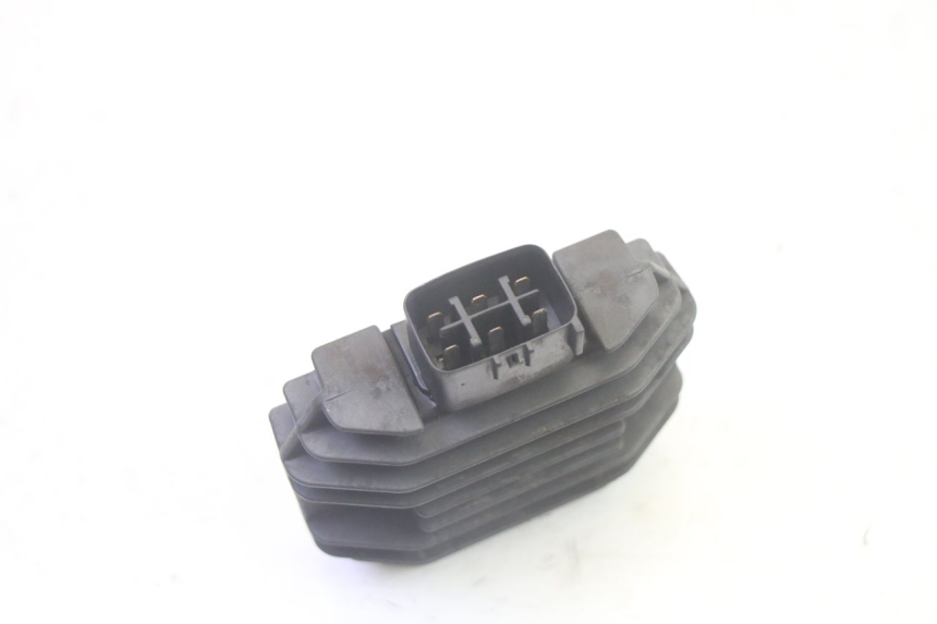 photo de REGULATEUR CHARGE YAMAHA XMAX X-MAX 125 (2006 - 2009) - Autre angle de vue