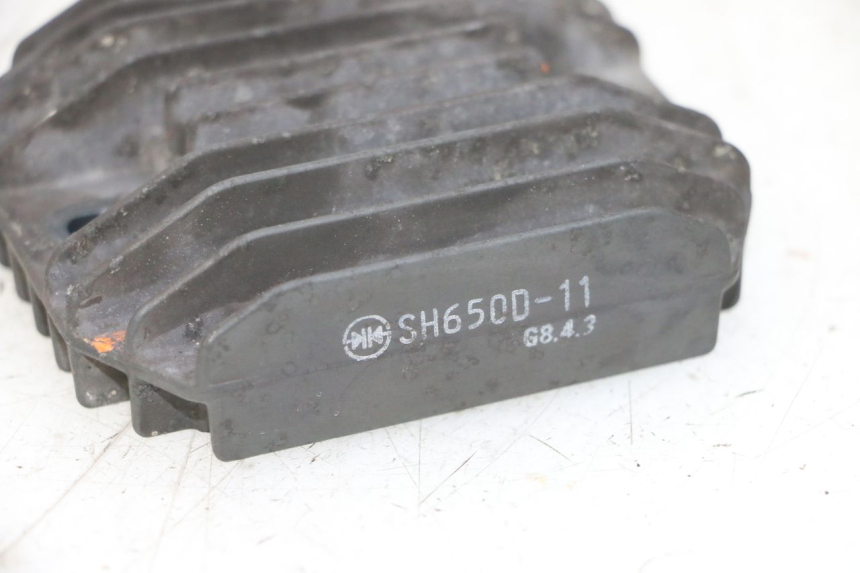 photo de REGULATEUR CHARGE YAMAHA XMAX X-MAX 125 (2006 - 2009) - Vue d’ensemble