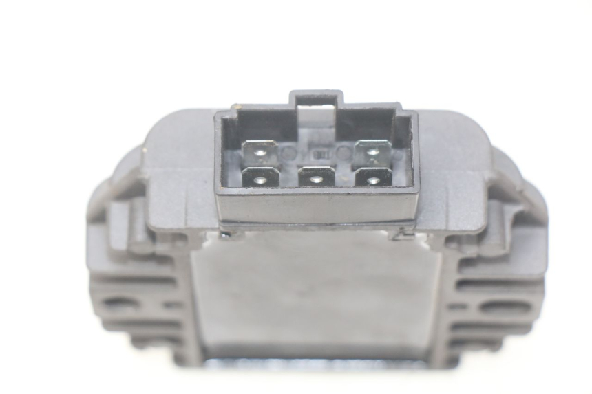photo de RÉGULATEUR DE CHARGE PIAGGIO X7 125 (2007 - 2013)