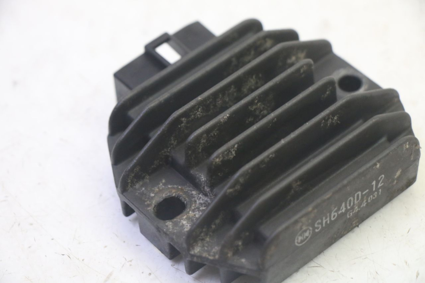 photo de REGULATEUR CHARGE PIAGGIO X8 125 (2004 - 2007) - Détail de la pièce