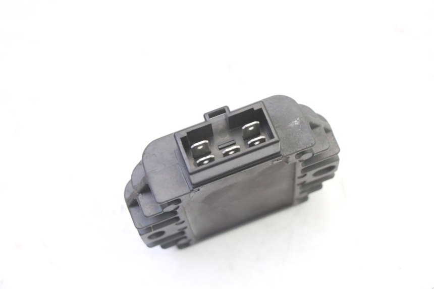 photo de REGULATEUR CHARGE PIAGGIO X9 EVOLUTION 125 (2003 - 2007)