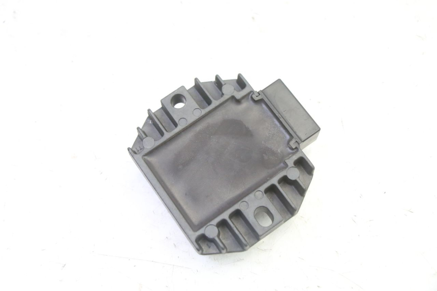 photo de REGULATEUR CHARGE PIAGGIO X9 EVOLUTION 125 (2003 - 2007)