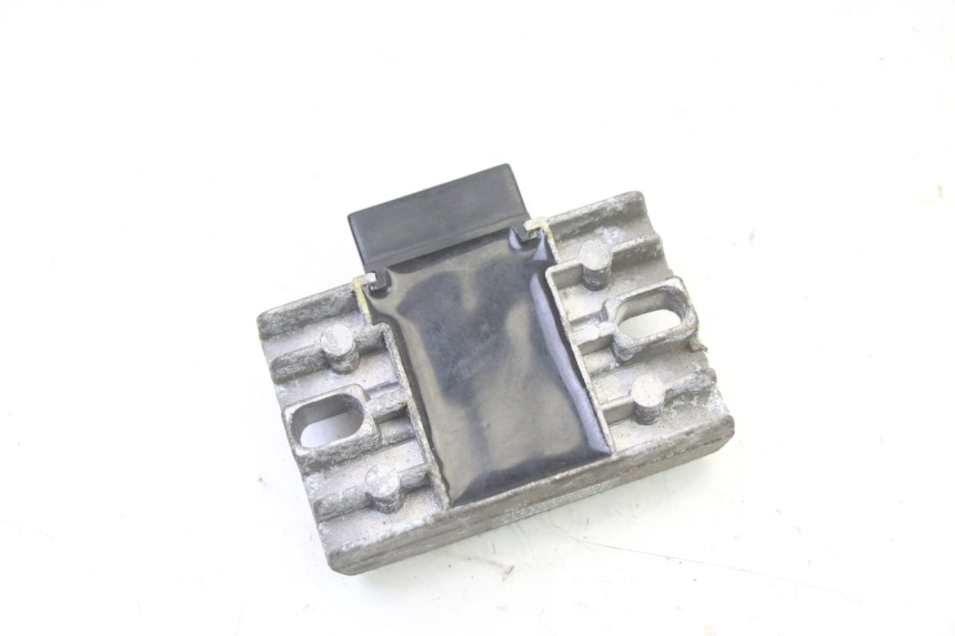 photo de REGULATEUR CHARGE PIAGGIO X9 EVOLUTION 125 (2003 - 2007)