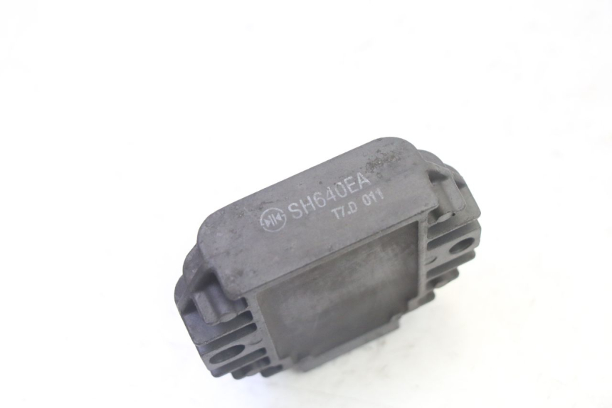 photo de REGULATEUR CHARGE PIAGGIO XEVO - X EVO 125 (2007 - 2016)