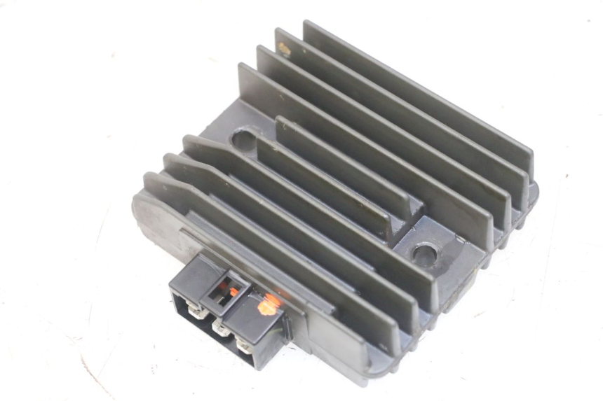photo de REGULATEUR CHARGE YAMAHA XJ6 ABS 600 (2008 - 2016)
