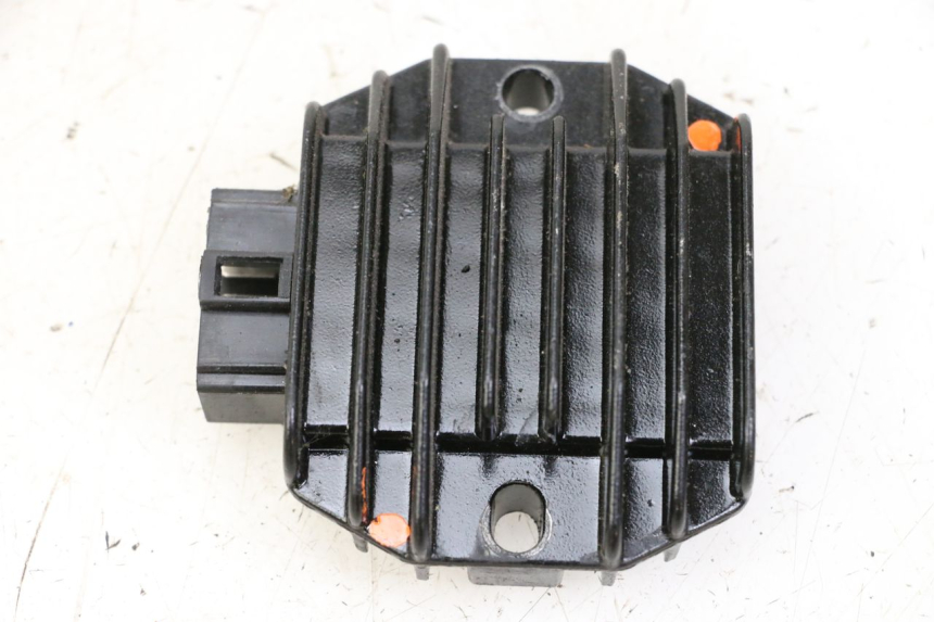 photo de REGULATEUR CHARGE YAMAHA XJN DIVERSION 600 (2000 - 2003)