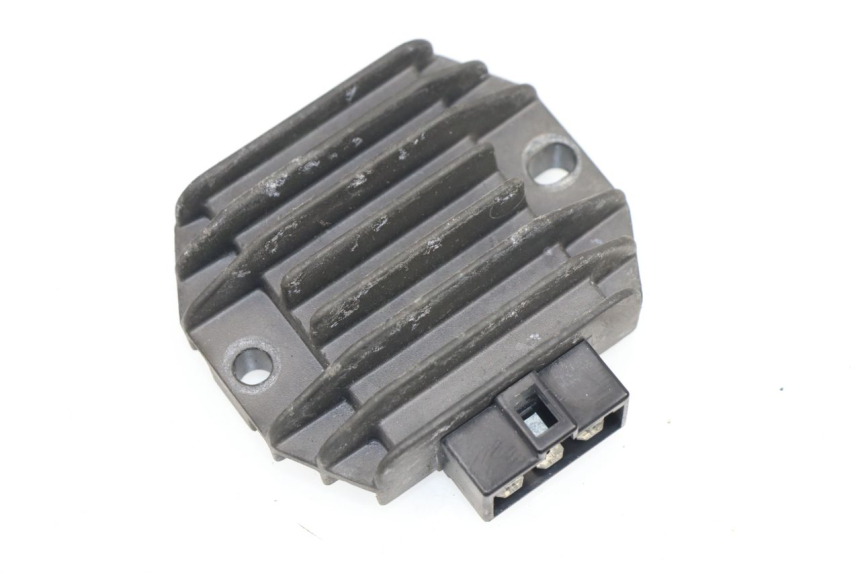 photo de REGULATEUR CHARGE YAMAHA YP MAJESTY 125 (2002 - 2006)