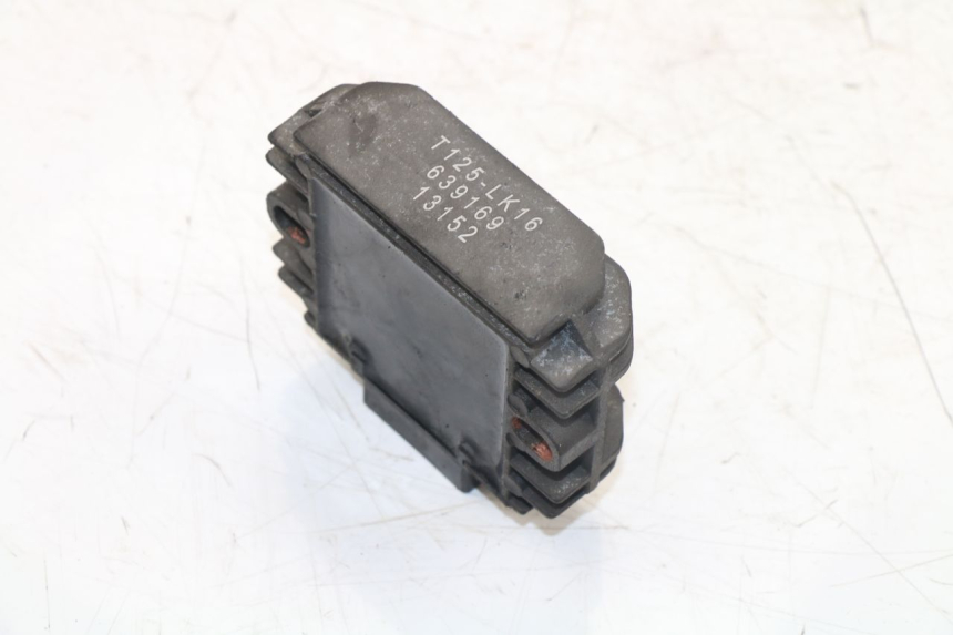 photo de REGULATEUR CHARGE YAMAHA YP MAJESTY 125 (2007 - 2010)