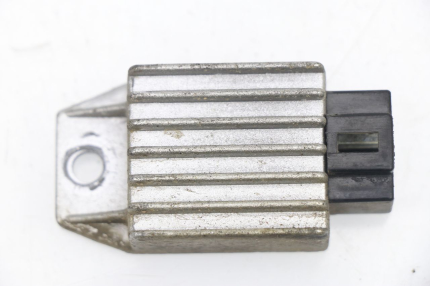 photo de REGULATEUR CHARGE YAMASAKI ROADSTER 50 (2013 - 2018)