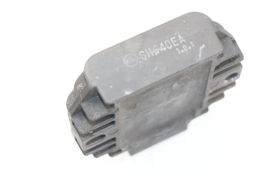 photo de RÉGULATEUR DE CHARGE YAMAHA YP MAJESTY 125 (1998 - 2001)