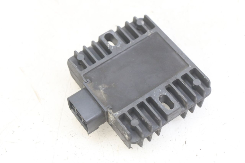 photo de REGULATEUR CHARGE YAMAHA YP MAJESTY 400 (2004 - 2008)