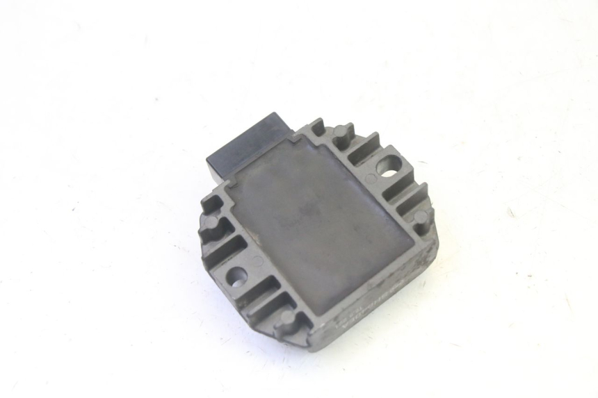 photo de REGULATEUR CHARGE YAMAHA YP MAJESTY 125 (2007 - 2010)