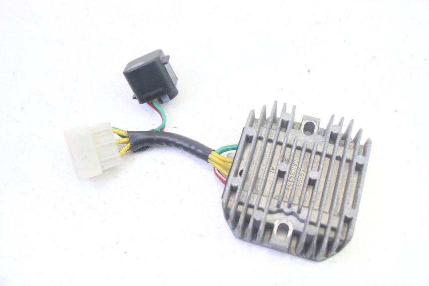 photo de REGULATEUR CHARGE PIAGGIO ZIP 4T 50 (2018 - 2020) - Vue principale