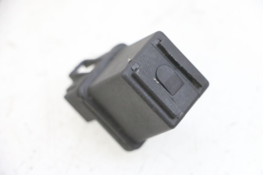 photo de RELAIS DEMARREUR PEUGEOT KISBEE 4T 50 (2010 - 2017) - Détail de la pièce