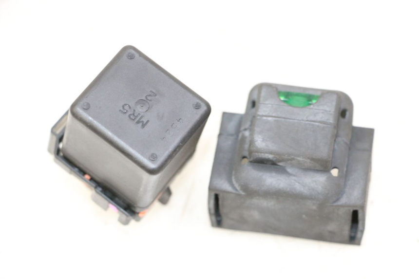 photo de RELAIS DEMARREUR PIAGGIO MP3 500 (2014 - 2016)