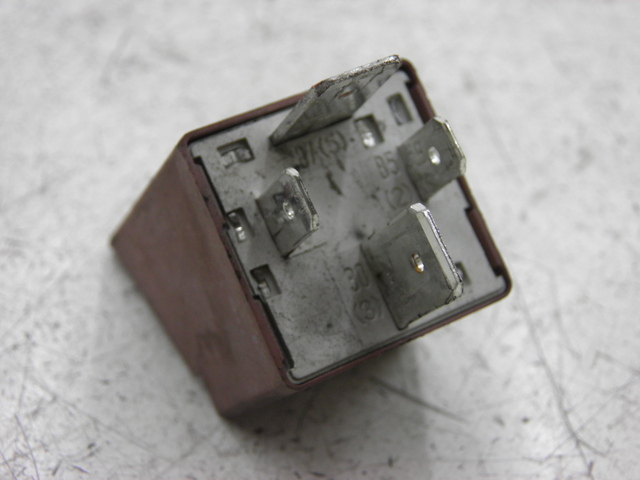 photo de RELAIS DEMARREUR PIAGGIO TYPHOON 50 (2000 - 2009)