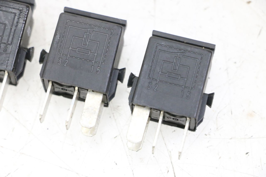 photo de RELAIS ELECTRIQUE BMW C1 125 (2000 - 2003)