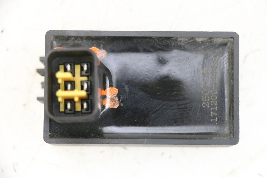 photo de RELAIS ELECTRIQUE KSR CODE 125 (2018 - 2020) - Gros plan technique