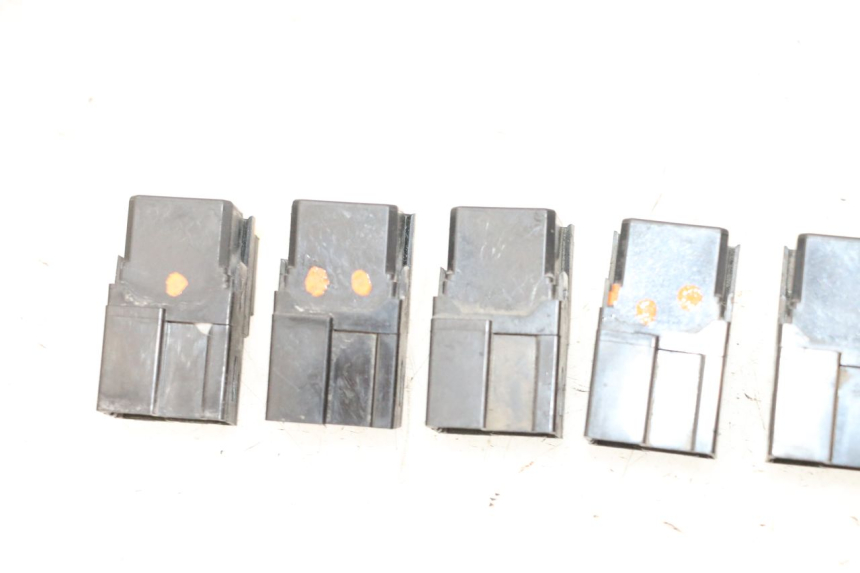 photo de RELAIS ELECTRIQUE YAMAHA FJR ABS 1300 (2006 - 2012) - Points de fixation