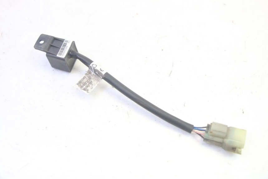 photo de RELAIS ELECTRIQUE PIAGGIO MP3 HPE 350 (2018 - 2020) - Autre angle de vue