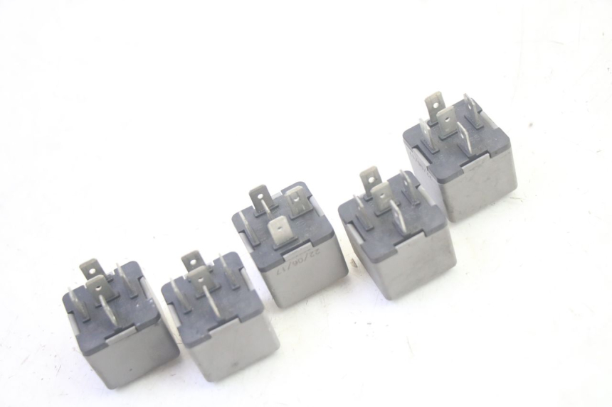 photo de RELAIS ELECTRIQUE PIAGGIO MP3 500 (2016 - 2018) - Autre angle de vue