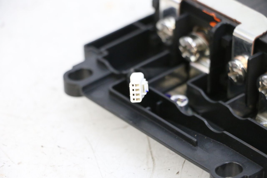 photo de RELAIS ELECTRIQUE YAMAHA NEO'S CORE 1 (2022 - 2026) - Points de fixation