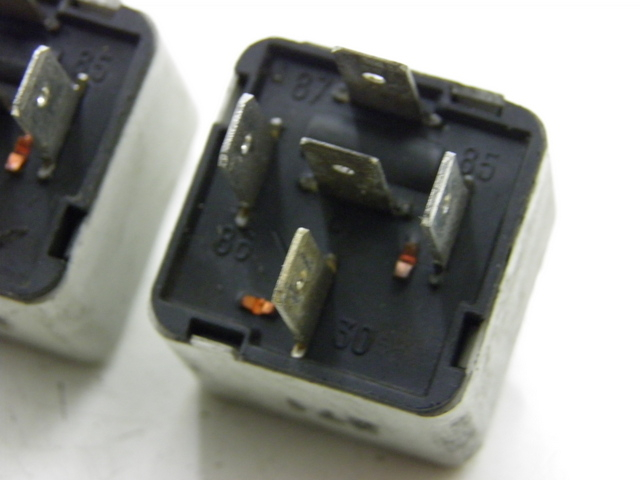 photo de RELAIS ELECTRIQUE PIAGGIO BEVERLY 125 (1998 - 2005)