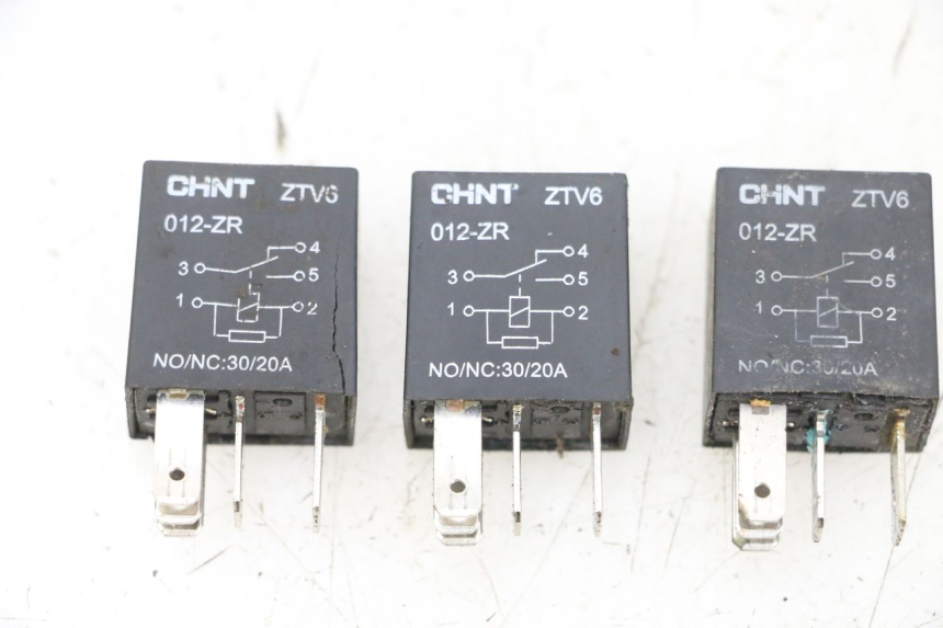 photo de RELAIS ELECTRIQUE PEUGEOT SPEEDFIGHT 4 4T EFI 50 (2021 - 2025) - Vue principale