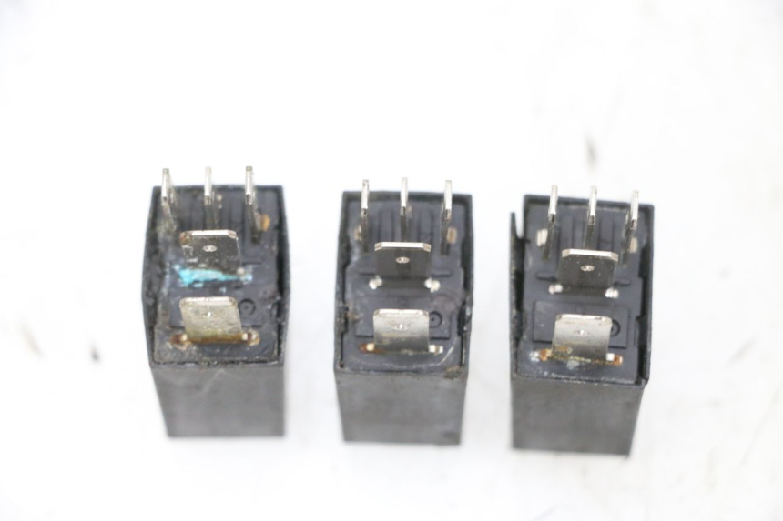 photo de RELAIS ELECTRIQUE PEUGEOT SPEEDFIGHT 4 4T EFI 50 (2021 - 2025) - Gros plan technique