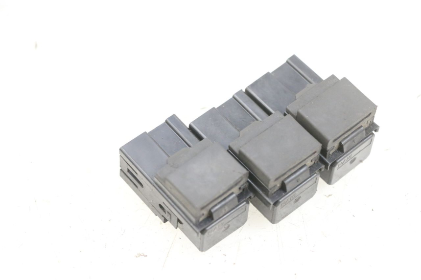 photo de RELAIS ELECTRIQUE YAMAHA XMAX X-MAX 125 (2006 - 2009) - Détail de la pièce