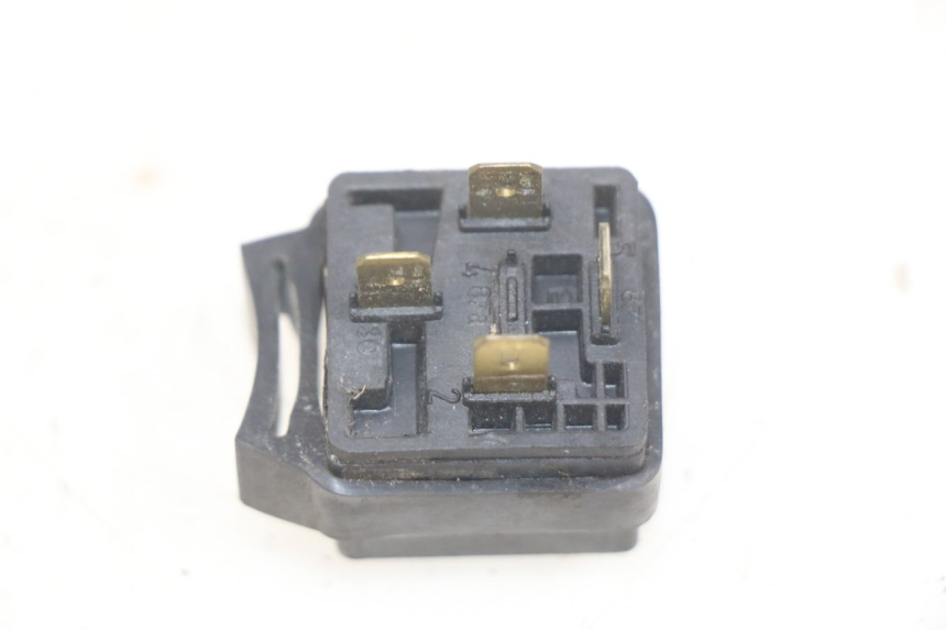 photo de RELAIS ELECTRIQUE YAMAHA YP MAJESTY 125 (1998 - 2001)