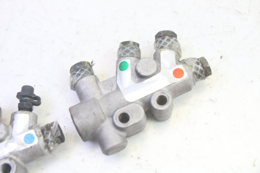 photo de REPARTITEUR FREIN PIAGGIO MP3 RL 250 (2007 - 2010) - Autre angle de vue
