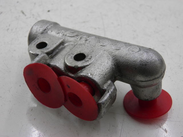 photo de REPARTITEUR FREIN SUZUKI BURGMAN 125 (2007 - 2014)