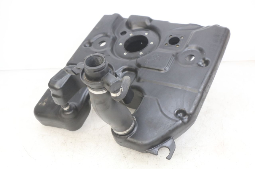 photo de RESERVOIR ESSENCE PEUGEOT DJANGO 4T 50 (2014 - 2019)