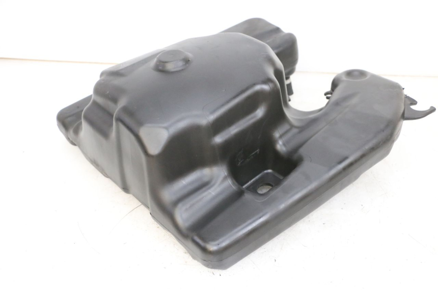 photo de RESERVOIR ESSENCE PEUGEOT DJANGO 4T 50 (2014 - 2019) - Détail de la pièce