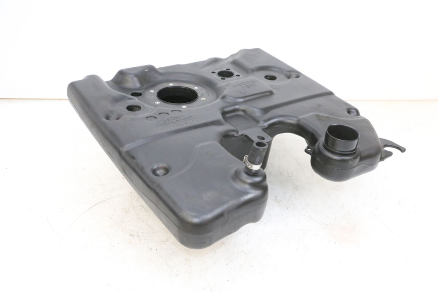 photo de RESERVOIR ESSENCE PEUGEOT DJANGO 4T 50 (2014 - 2019) - Vue d’ensemble