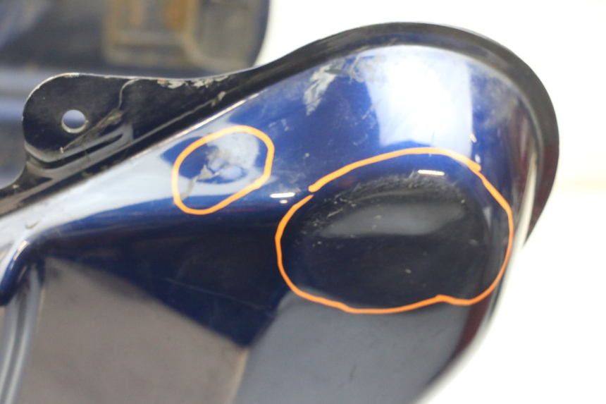 photo de RESERVOIR ESSENCE SUZUKI DL V STROM 1000 (2002 - 2007) - Gros plan technique