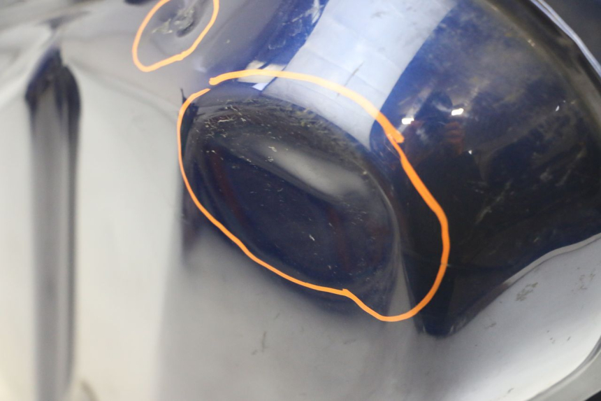 photo de RESERVOIR ESSENCE SUZUKI DL V STROM 1000 (2002 - 2007) - Vue d’ensemble