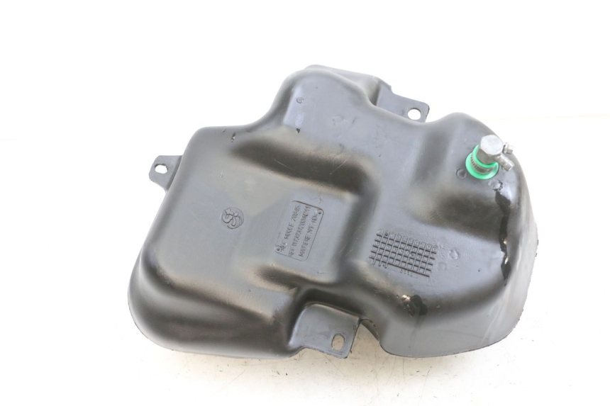 photo de RESERVOIR ESSENCE PEUGEOT ELYSEO 125 (1999 - 2004) - Détail de la pièce