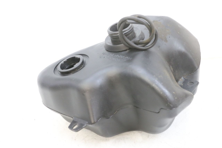 photo de RESERVOIR ESSENCE PEUGEOT ELYSEO 125 (1999 - 2004) - Gros plan technique