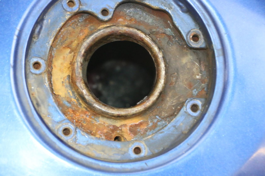 photo de RESERVOIR ESSENCE KAWASAKI GPX R WARBIRD 600 (1988 - 1993) - Zoom qualité