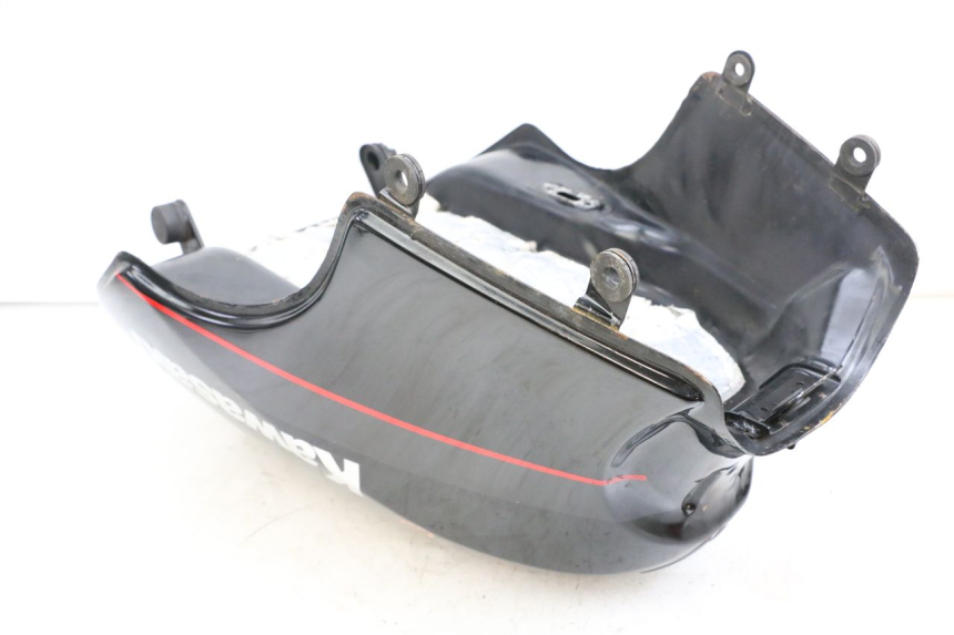 photo de RESERVOIR ESSENCE KAWASAKI GPZ RX 1000 (1986 - 1988) - Points de fixation