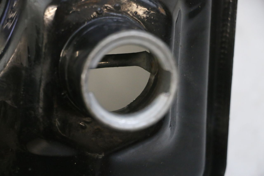 photo de RESERVOIR ESSENCE TNT MOTOR ROMA 10' 4T 50 (2019 - 2022) - Détail de la pièce